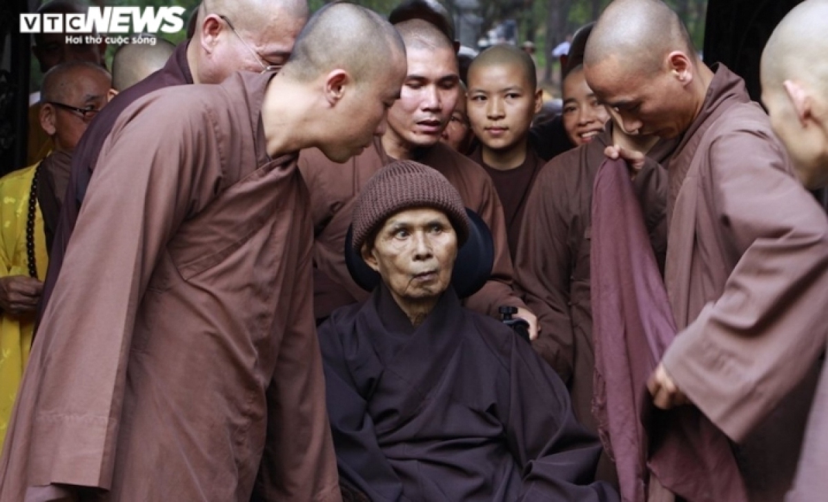 buddhist monk thich nhat hanh dies in vietnam picture 1 buddhist monk thich nhat hanh dies in vietnam picture 1