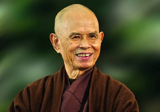 thien su thich nhat hanh thay la mot thuc tai linh dong, dang song, co mat khap noi hinh anh 1