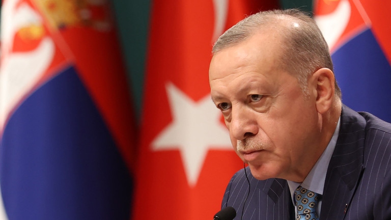 Thổ Nhĩ Kỳ mời Nga và Ukraine đối thoại hòa bình | VOV.VN