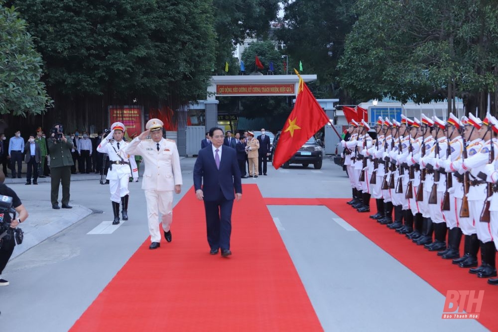 Thủ tướng Chính phủ Phạm Minh Chính cùng đoàn công tác đã đến thăm và chúc Tết cán bộ, chiến sỹ Công an tỉnh Thanh Hóa. Ảnh: Báo Thanh Hóa