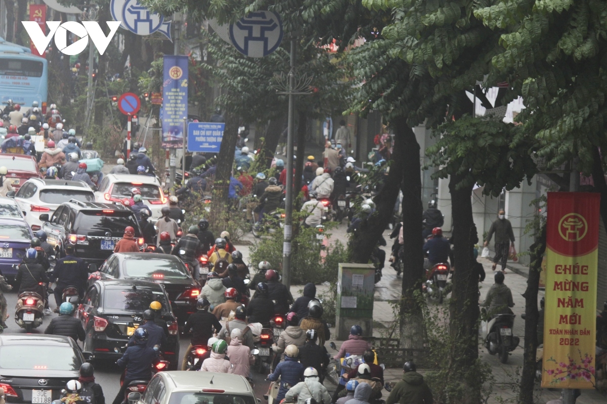 severe traffic congestion hits hanoi streets as tet draws near picture 2
