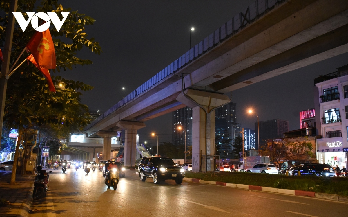 traffic congestion worsens in hanoi due to tet crowds picture 6