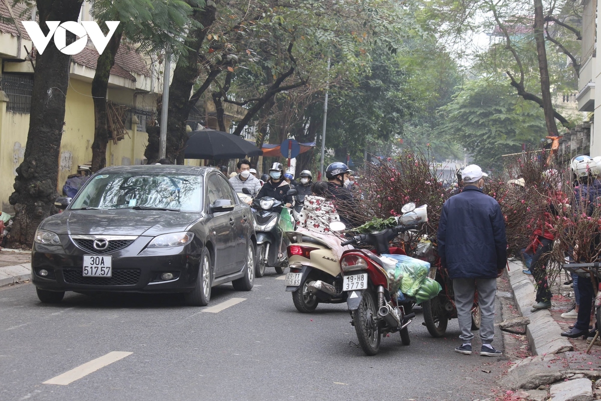 severe traffic congestion hits hanoi streets as tet draws near picture 8