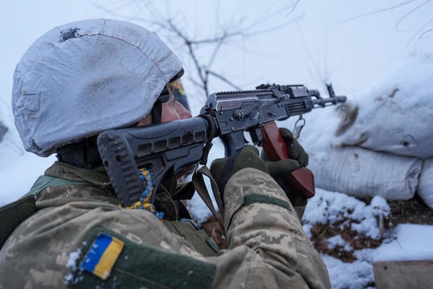 Một binh lính Ukraine ở thị trấn Zolote-4, miền đông Ukraine ngày 19/1/2022. Ảnh: Getty
