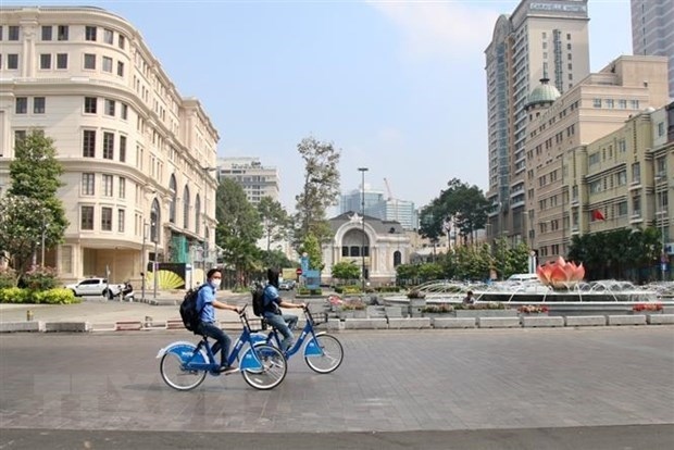bicycle-sharing service attracts young people in hcm city picture 1