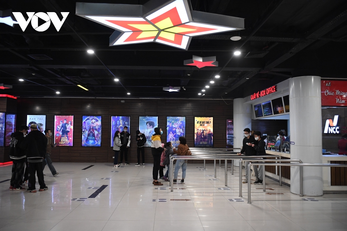 moviegoers wary of covid-19 amid reopening of cinemas picture 1