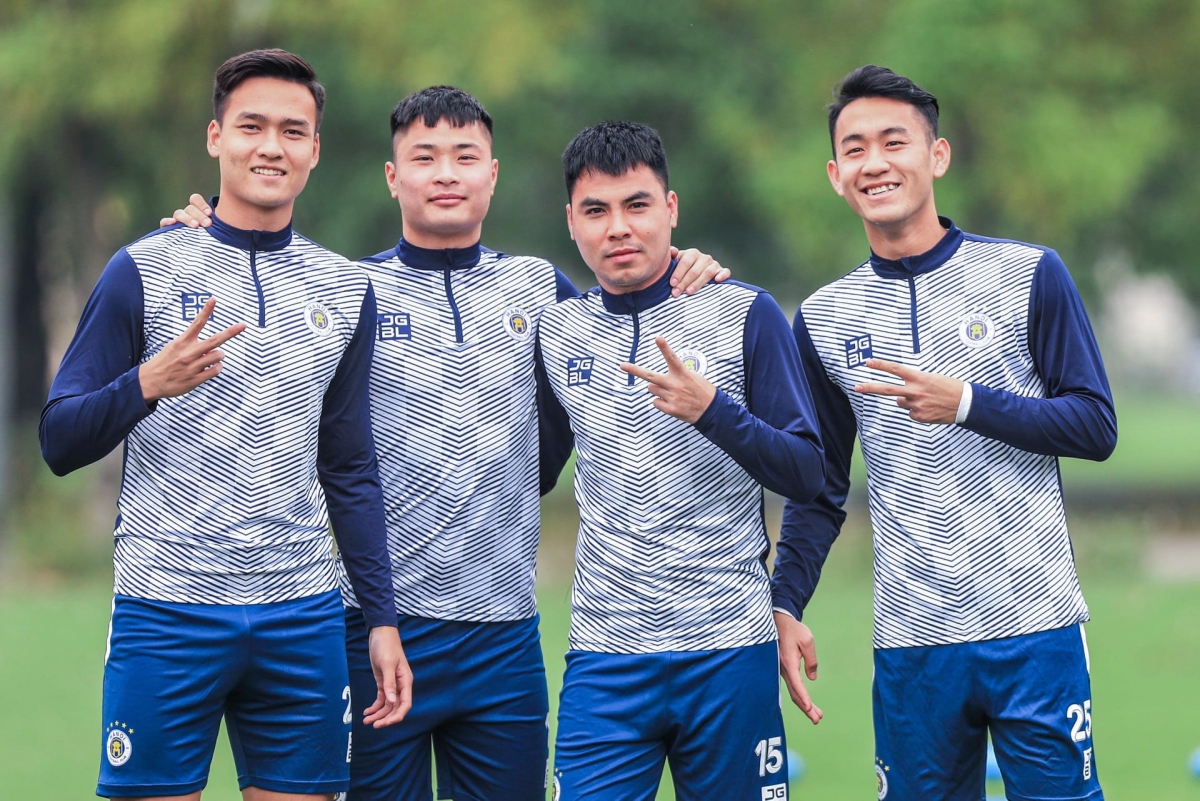 quang hai, hung dung tro lai tap luyen cung ha noi fc sau ky nghi tet hinh anh 4