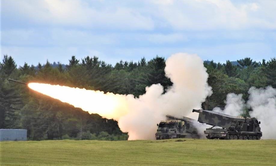 M270A1 MLRS trong cuộc tập trận bắn đạn thật; Nguồn: armyrecognition.com