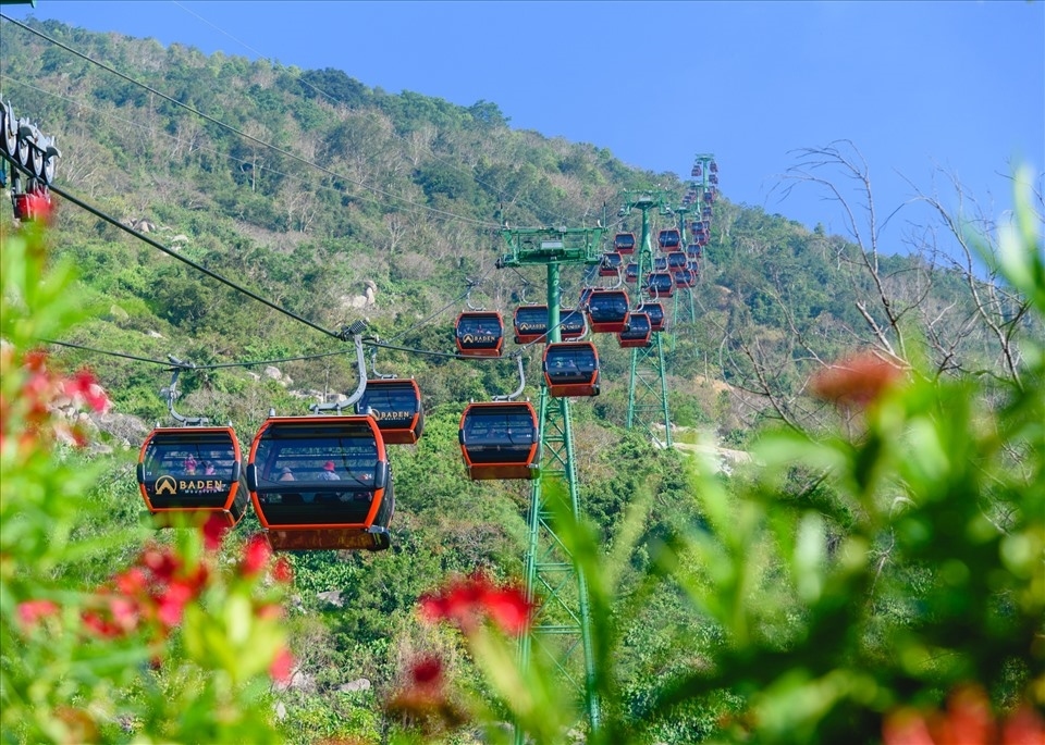 Cable cars operate at full capacity at Ba Den Mountain site in Tay Ninh province during Tet.