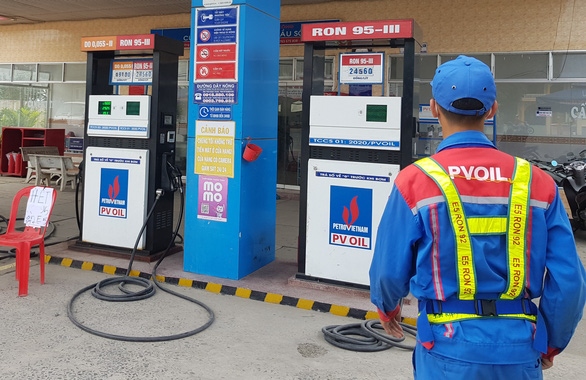 filling stations run out of petrol due to limited supply picture 1