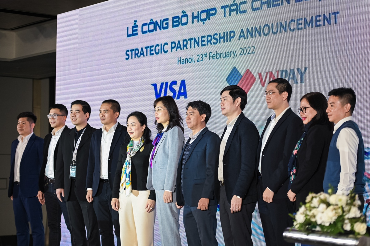 visa va vnpay hop tac chien luoc thuc day thanh toan so tai viet nam hinh anh 3