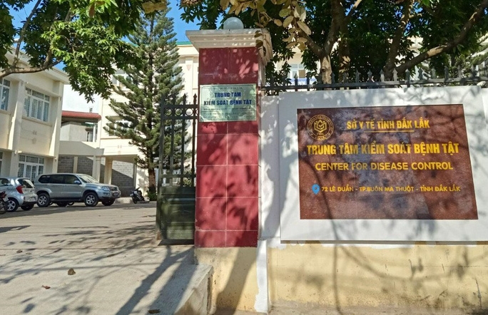 Cơ quan điều tra đề nghị dừng giao dịch tài khoản của Giám đốc CDC Đắk Lắk