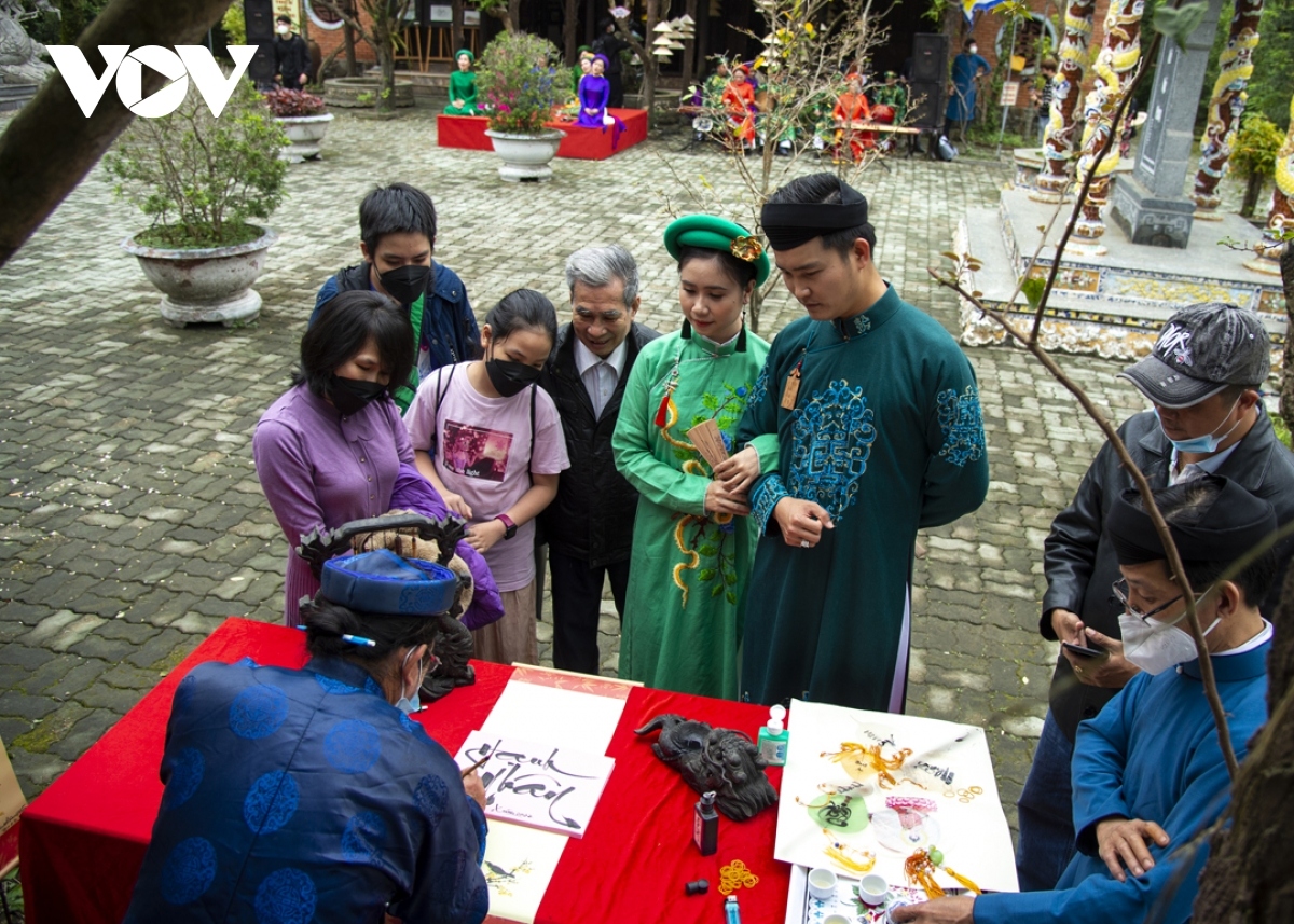 spring festival in hue honours tran dynasty princess picture 12