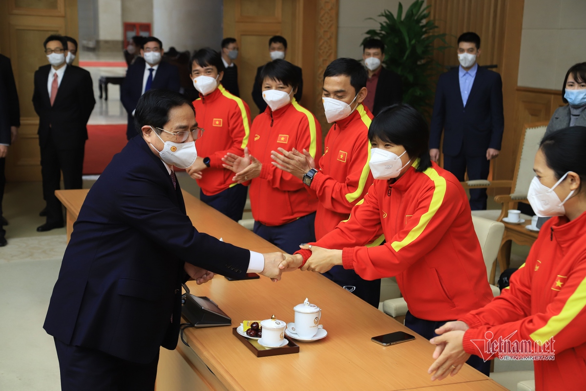 women footballers honoured after strong performance at afc women s asian cup picture 1