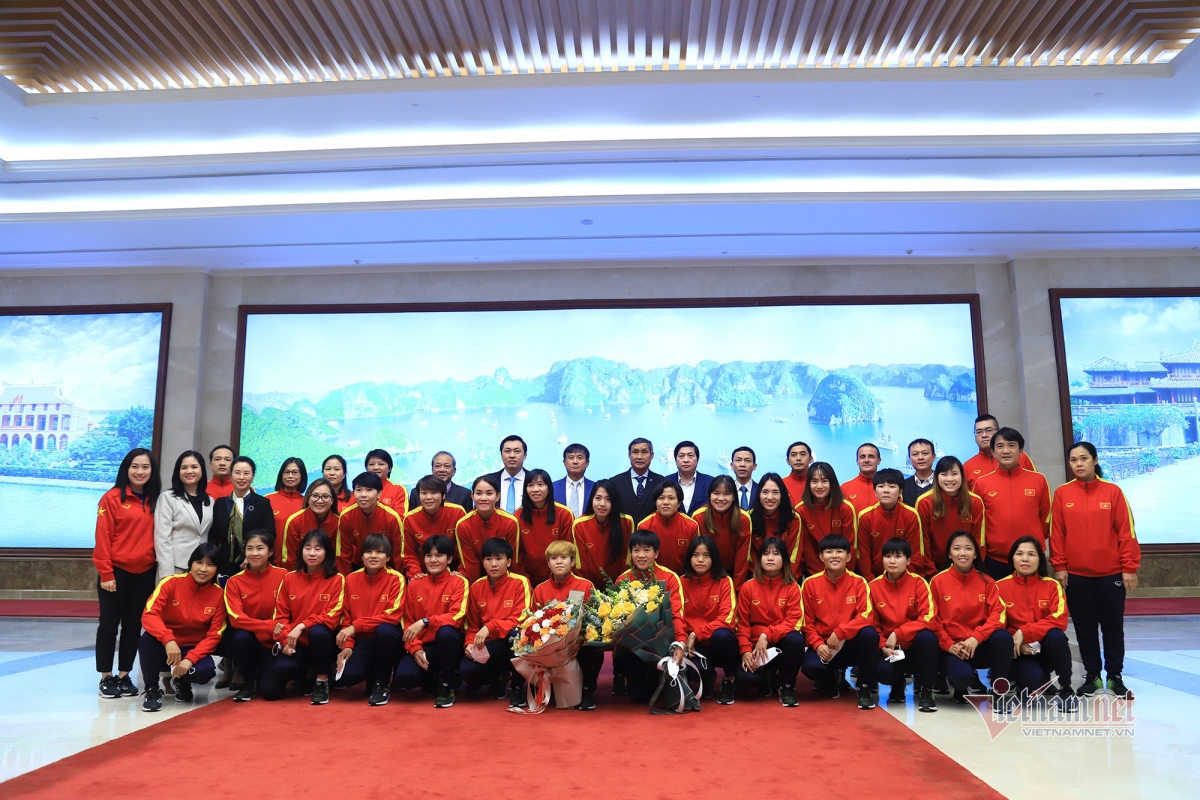 women footballers honoured after strong performance at afc women s asian cup picture 3