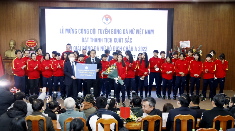 women footballers honoured after strong performance at afc women s asian cup picture 7