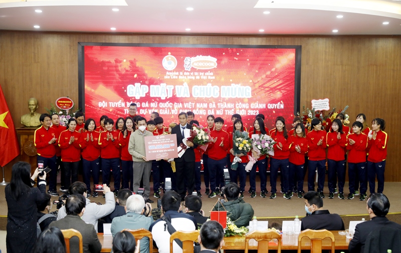 women footballers honoured after strong performance at afc women s asian cup picture 8