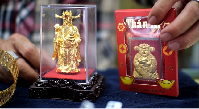 unique gold tiger products launched to celebrate god of wealth day picture 5