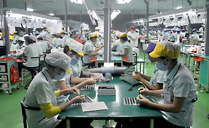 Vietnam’s main export items to India include common metals, computers, electronic products and components.