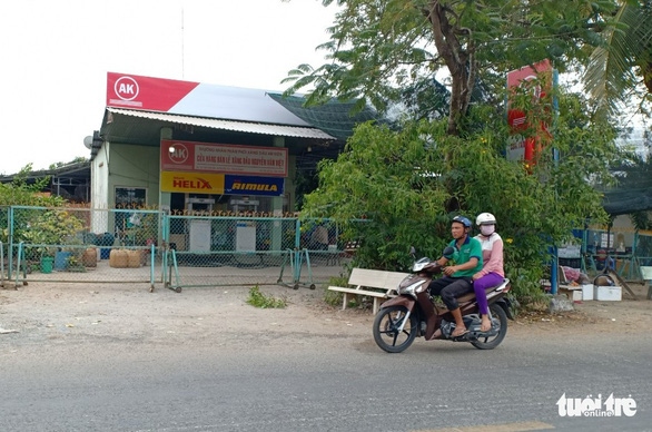 nhieu cua hang xang dau o mien tay dong cua, noi vi... lo von, het xang hinh anh 1