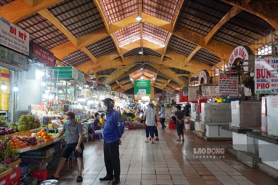 largest traditional market in hcm city bustling again after tet picture 1 largest traditional market in hcm city bustling again after tet picture 1