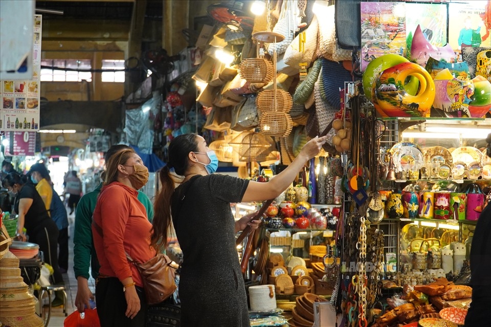 largest traditional market in hcm city bustling again after tet picture 5