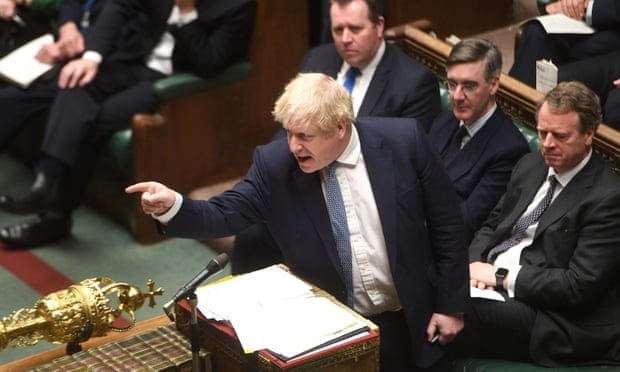Thủ tướng Anh Boris Johnson vẫn đối mặt với sức ép rất lớn từ bê bối tiệc tùng. (Ảnh: The Guardian)