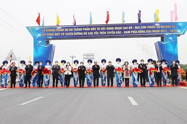 pm attends inauguration of cao bo-mai son expressway section picture 1