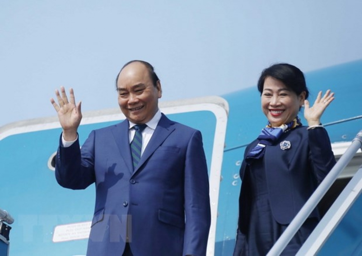 state president phuc leaves for singapore visit picture 1