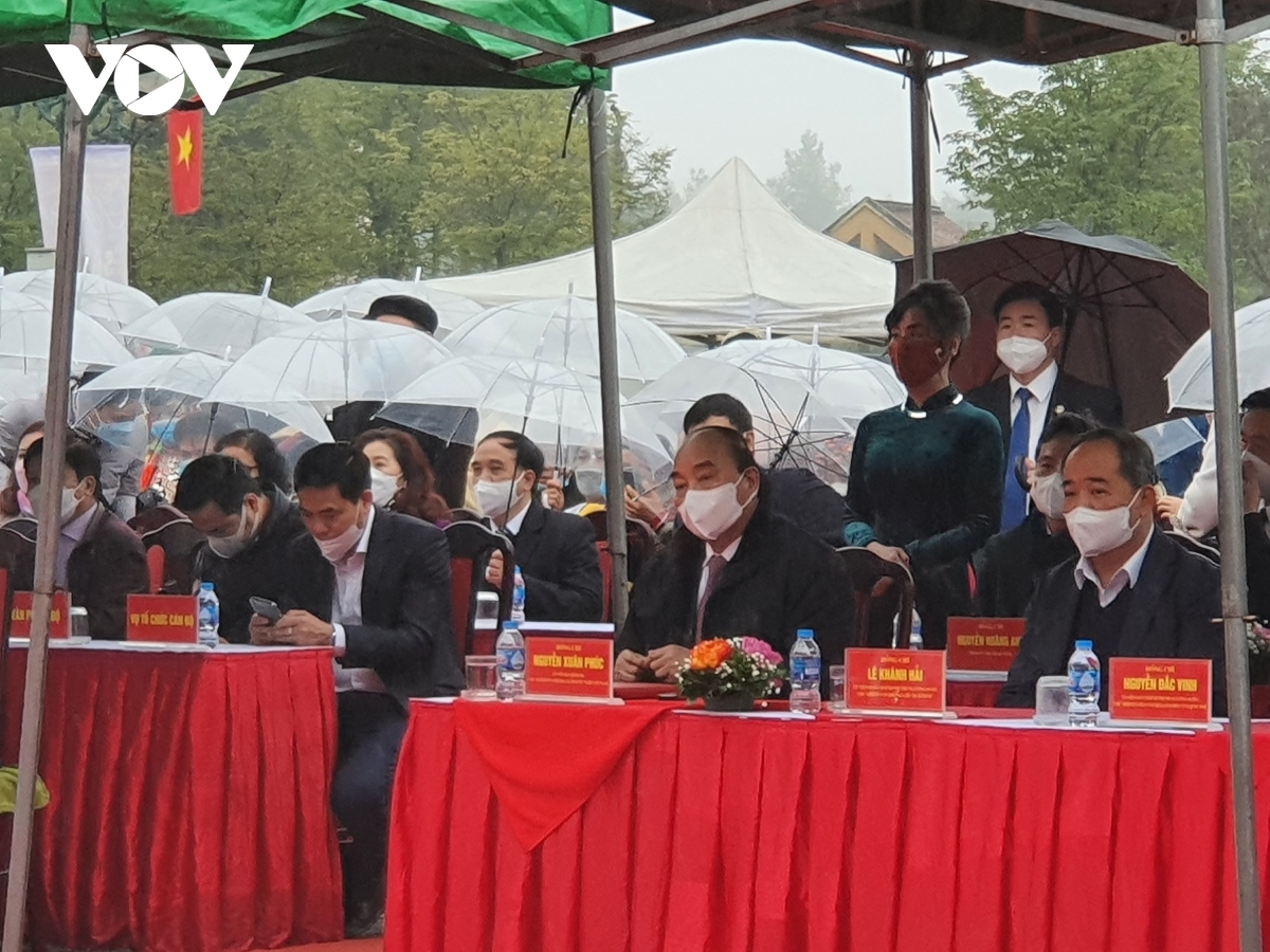 state president attends spring festival of ethnic groups nationwide picture 6