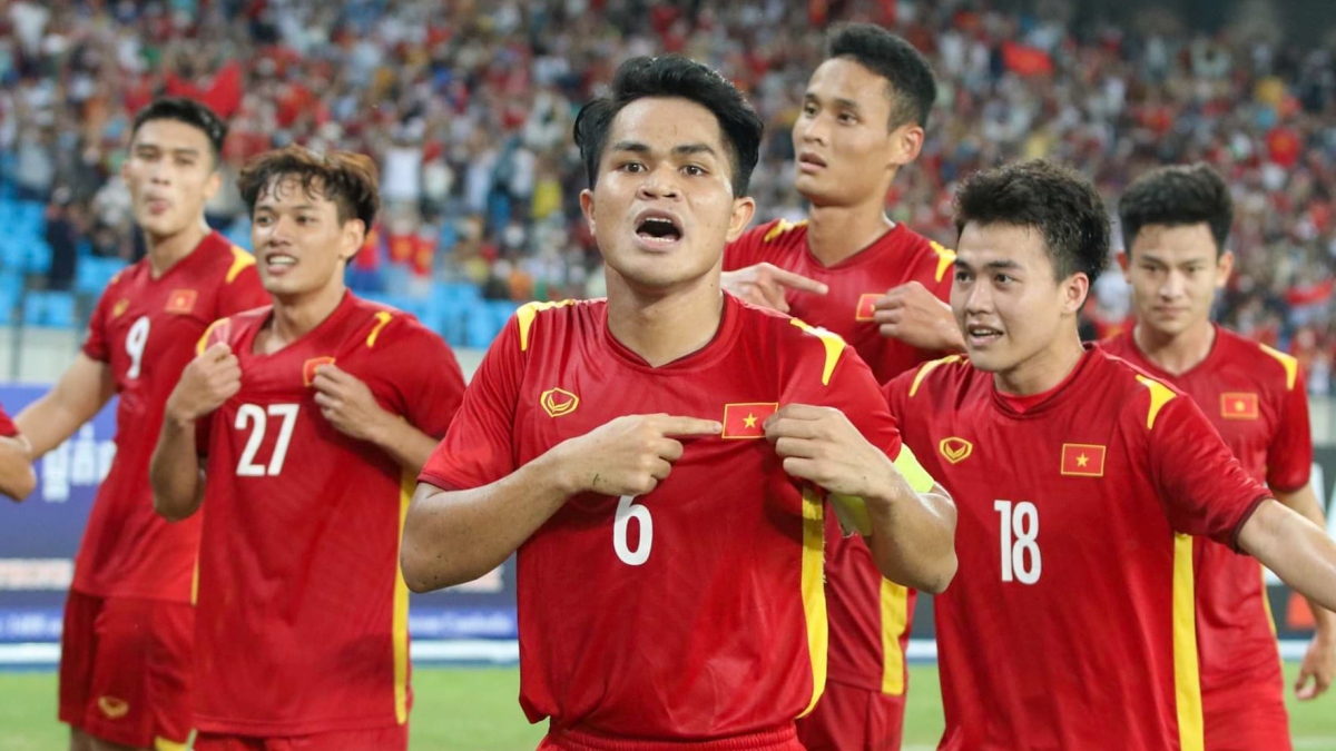 Quang Nho (đội trưởng, số 6) và các đồng đội học hỏi được rất nhiều điều ở giải đấu năm nay (Ảnh: VFF).