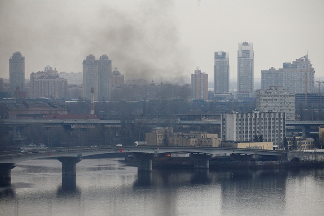 Ukraine đang "cân nhắc đề xuất" đàm phán với Nga ở Minsk giữa lúc Kiev bị bao vây