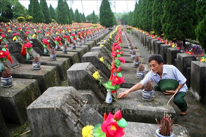 Nghĩa trang liệt sỹ Vị Xuyên - nơi yên nghỉ của trên 1.700 liệt sỹ. Ảnh: TTXVN