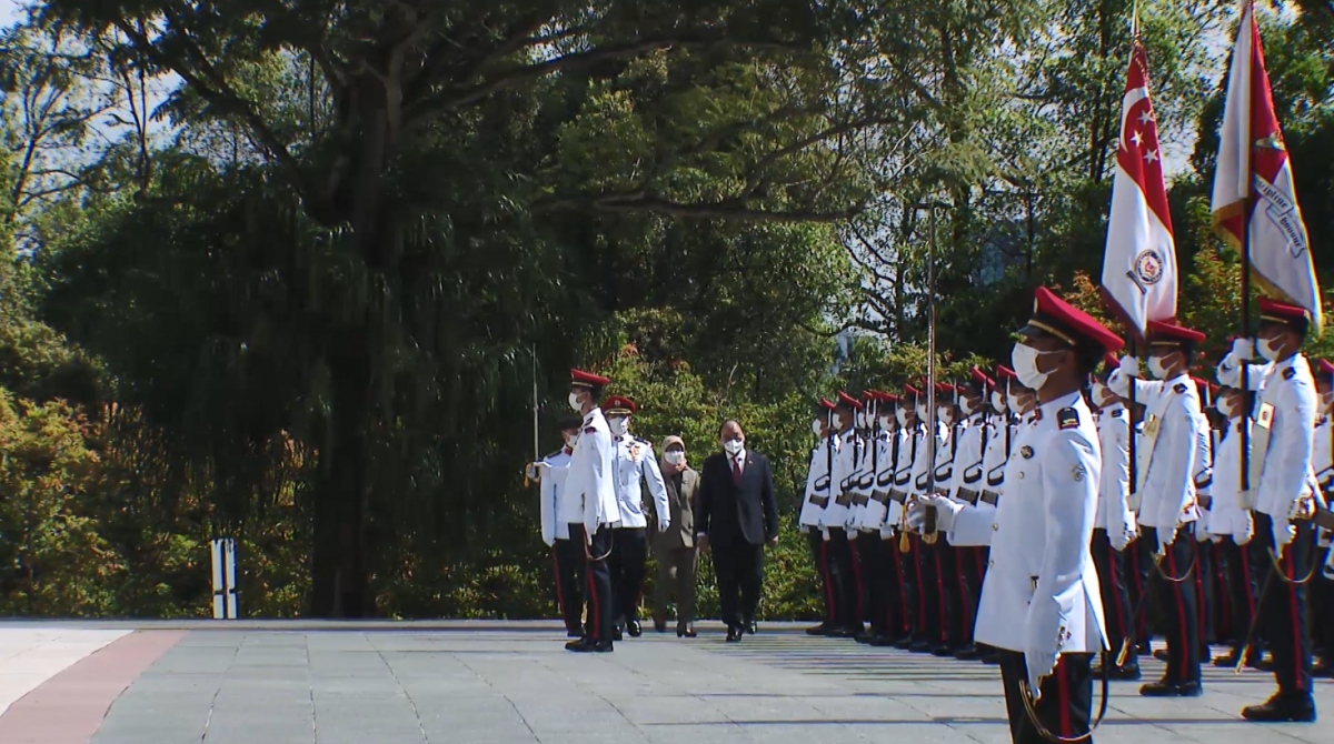 welcome ceremony for president nguyen xuan phuc in singapore picture 4