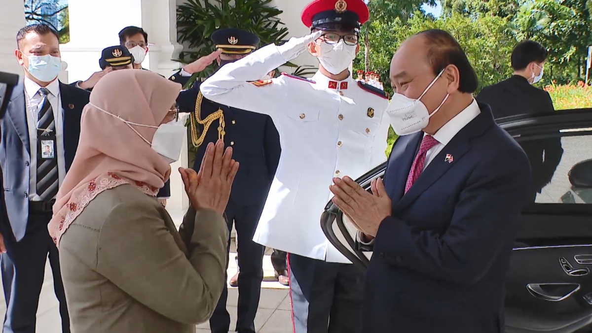 welcome ceremony for president nguyen xuan phuc in singapore picture 7