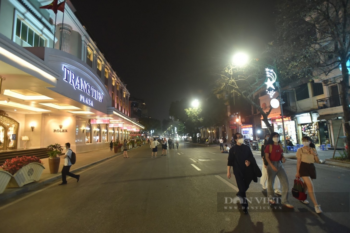 The Hanoi administration has allowed waking zones to reopen to local people and visitors, starting March 18.