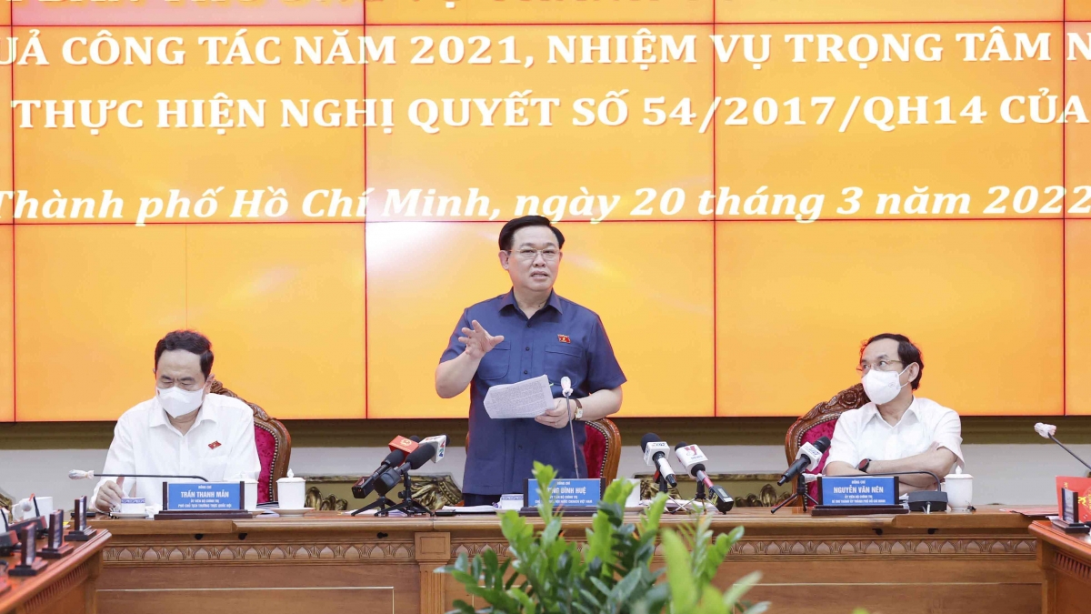 Chủ tịch Quốc hội làm việc với Ban Thường vụ Thành ủy TPHCM