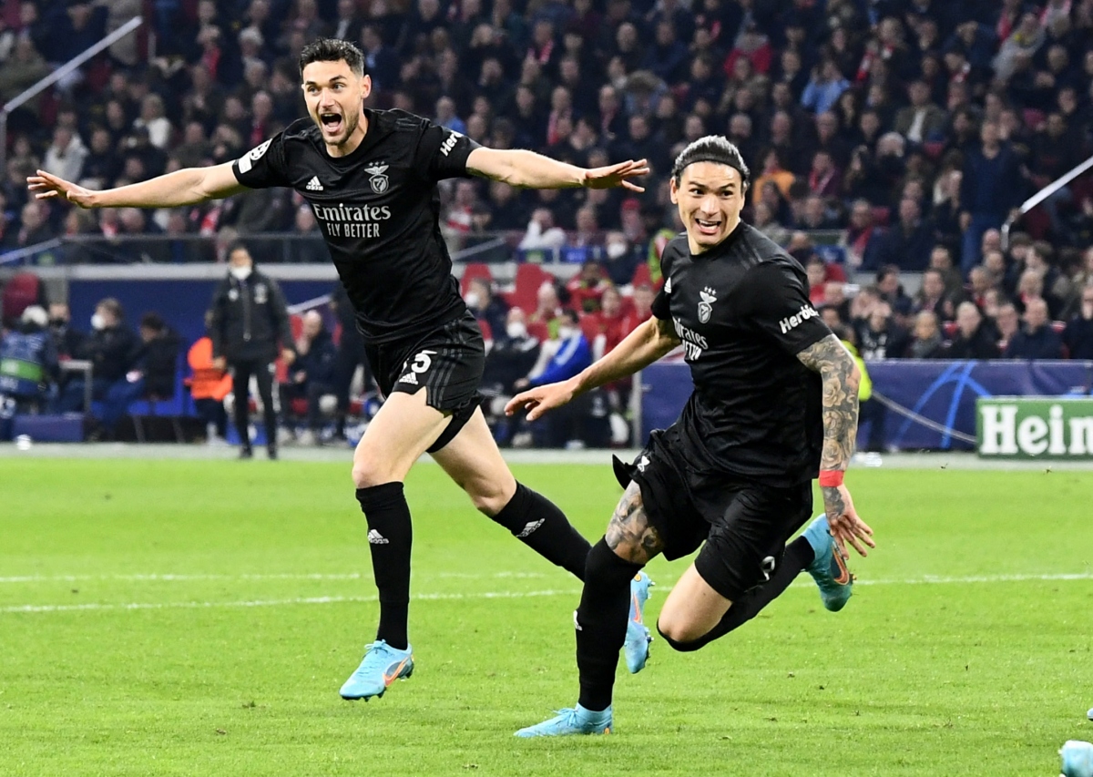 ket qua champions league atletico madrid loai mu, ajax thua dau benfica hinh anh 5