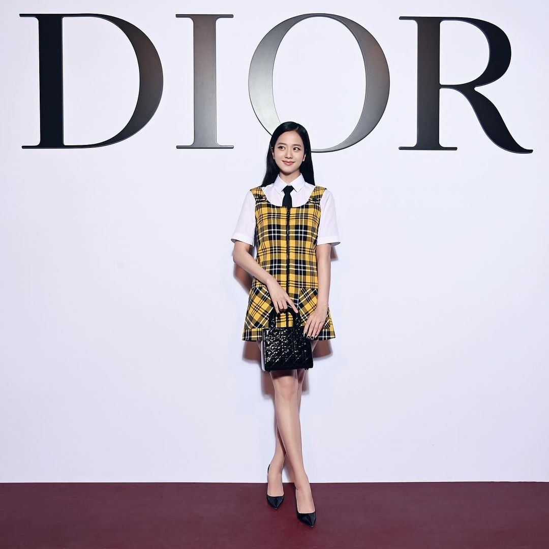 Chia sẻ hơn 88 jisoo dior show mới nhất  trieuson5