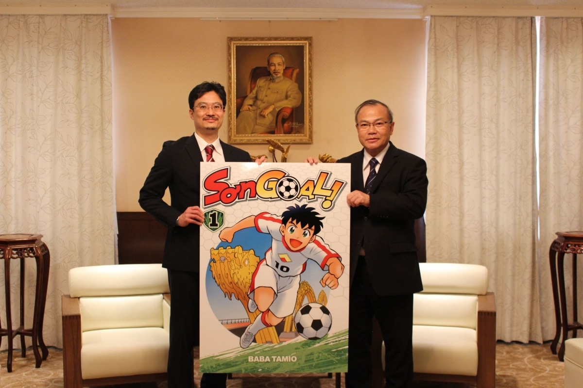 japanese publisher introduces comic series on vietnamese football picture 1