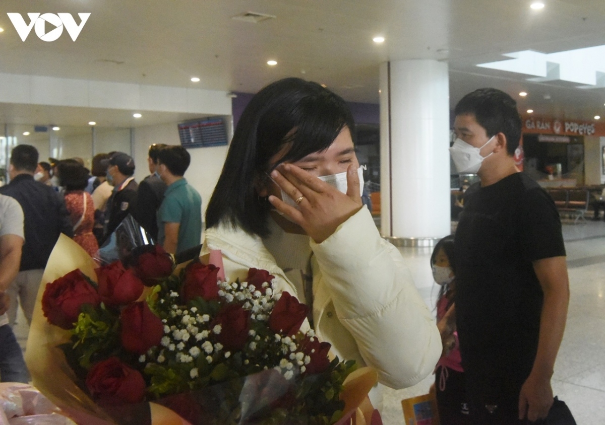 vietnamese citizens burst with joy upon returning from ukraine picture 5