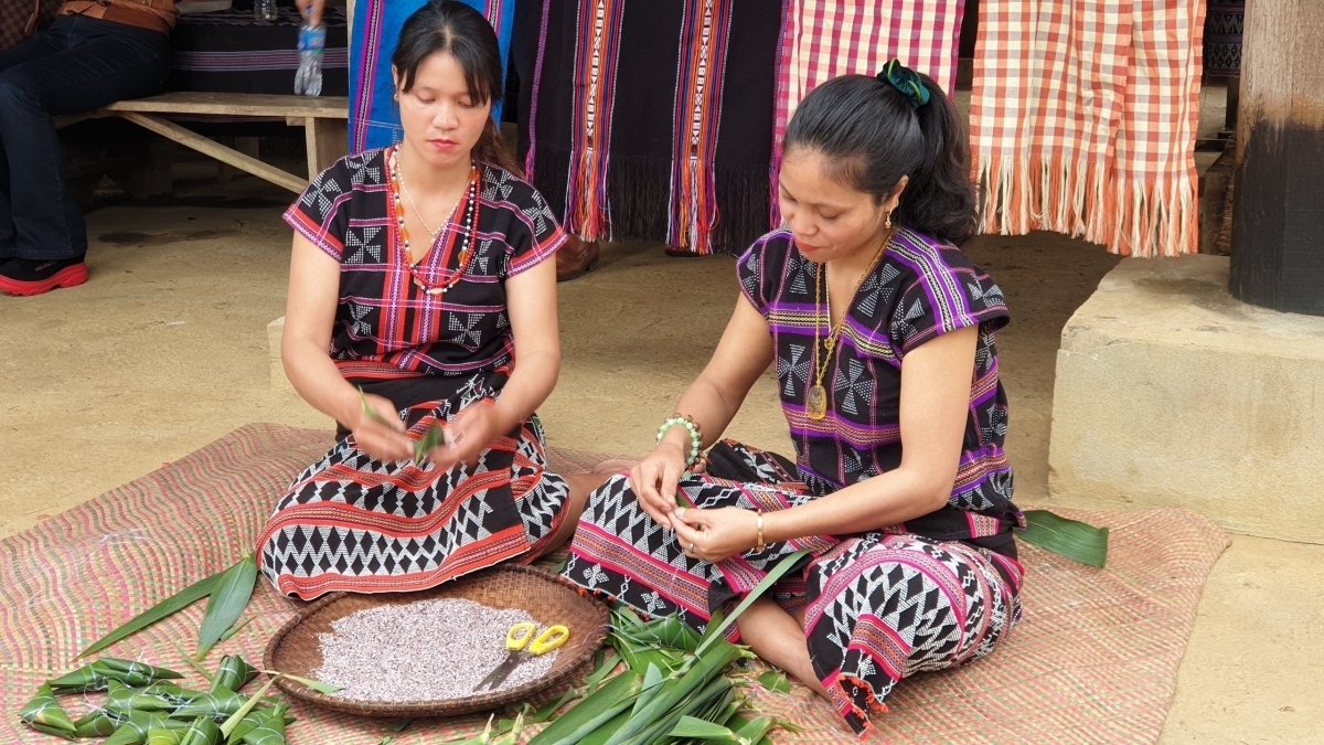 festival of ta oi ethnic people prays for bumper crop and good health picture 9