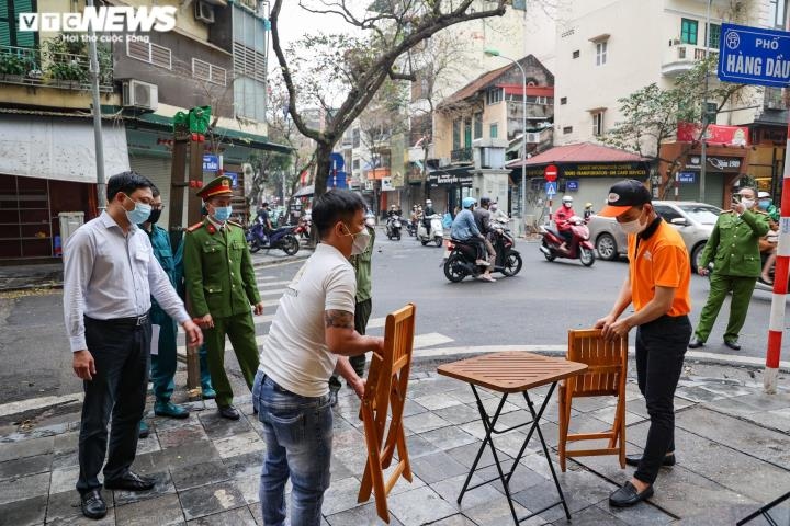 ha noi tat bat chinh trang duong pho truoc gio mo lai pho di bo ho guom hinh anh 7