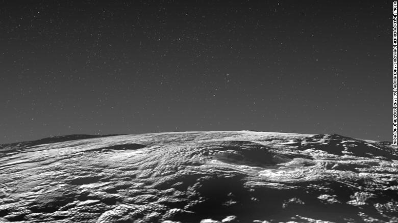 Phát hiện mới trên sao Diêm Vương mang hy vọng về sự sống | VOV.VN