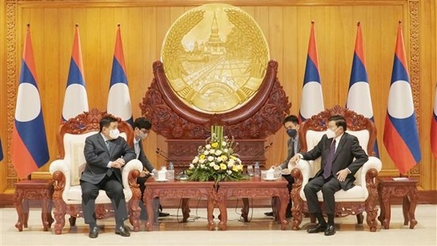 vietnamese official pays courtesy visits to lao leaders picture 1
