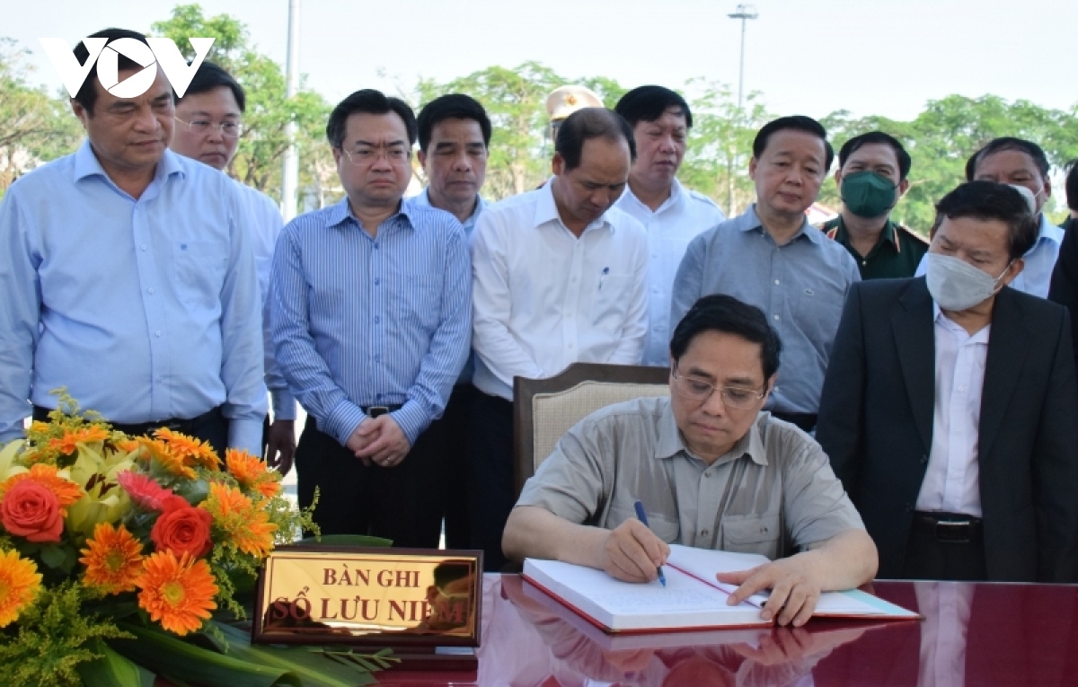government chief inspects key projects in quang nam picture 5
