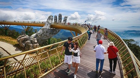 thai travel agencies explore tours in central vietnam picture 1