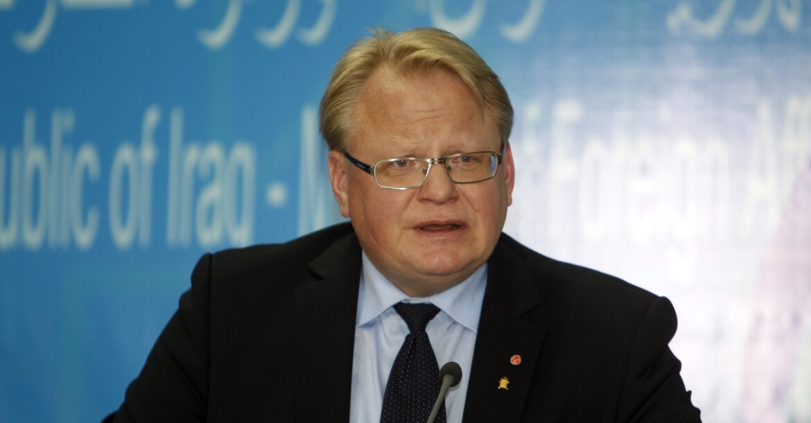 Bộ trưởng Quốc phòng Thụy Điển Peter Hultqvist. Ảnh: AFP