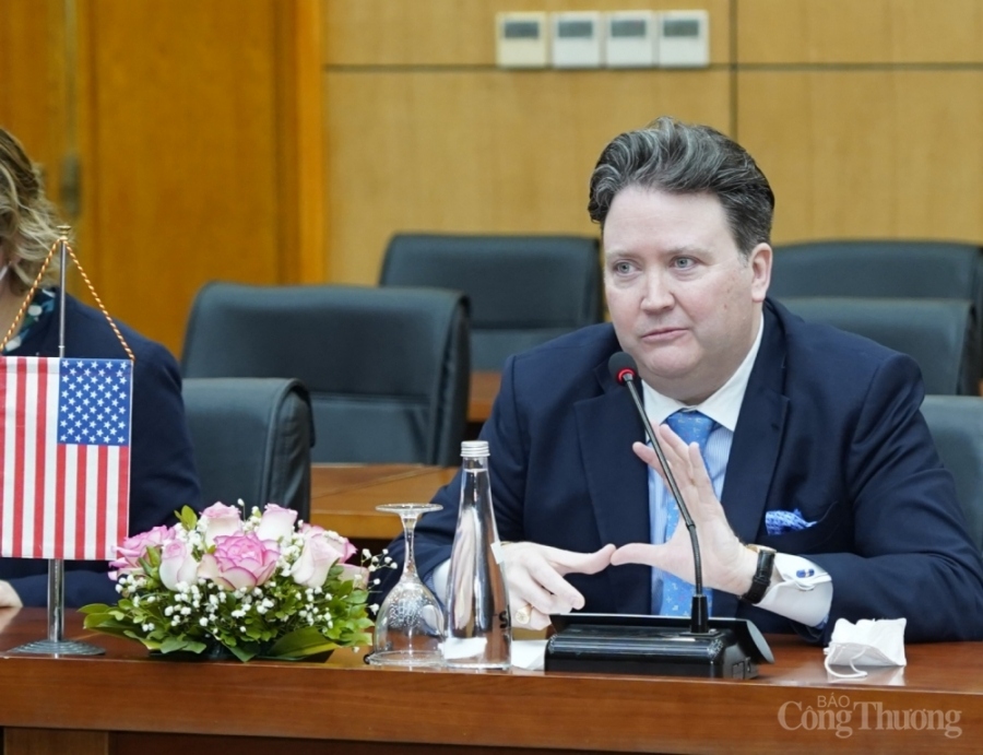 US Ambassador to Vietnam Marc Evans Knapper (Photo:congthuong.vn)