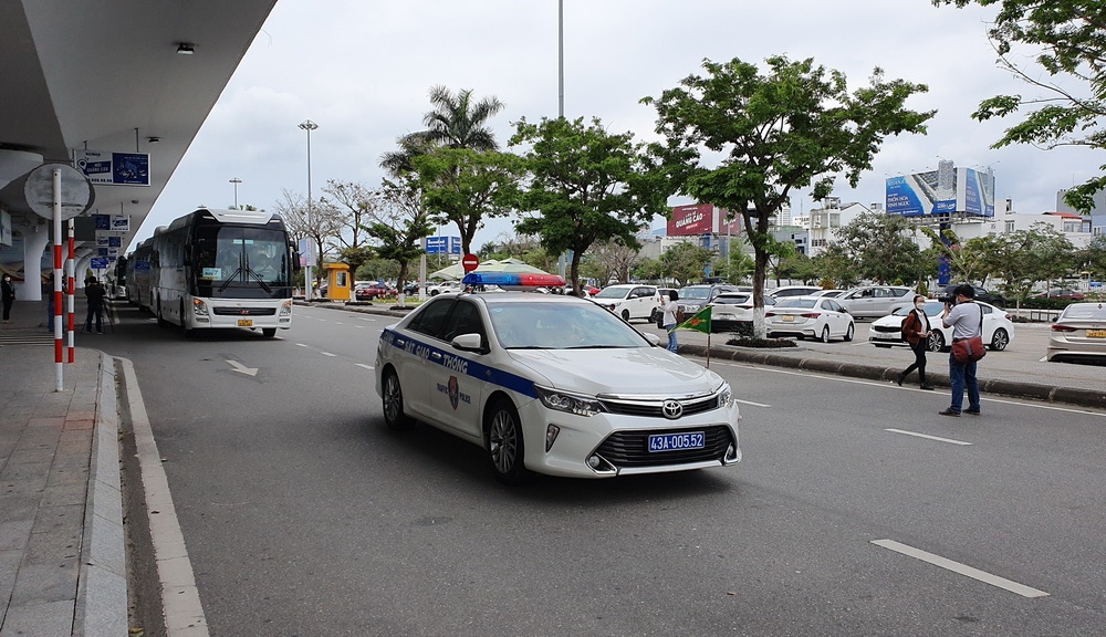 Đoàn khách MICE từ 700 người trở lên có xe công an thành phố Đà Nẵng dẫn đường về nơi lưu trú.
